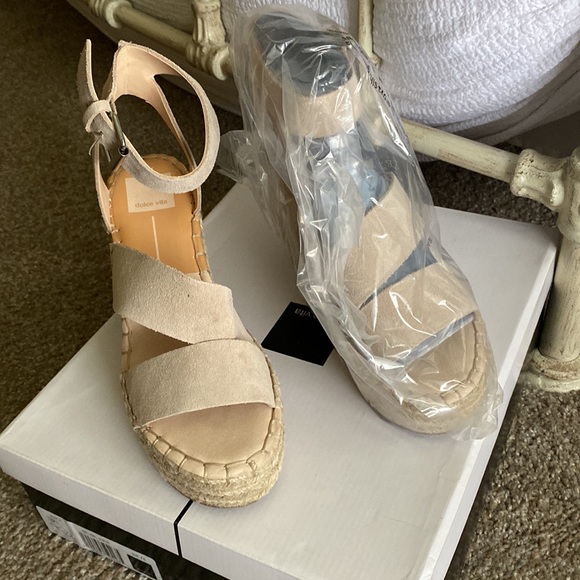 Dolce Vita Wedges - Picture 2 of 4